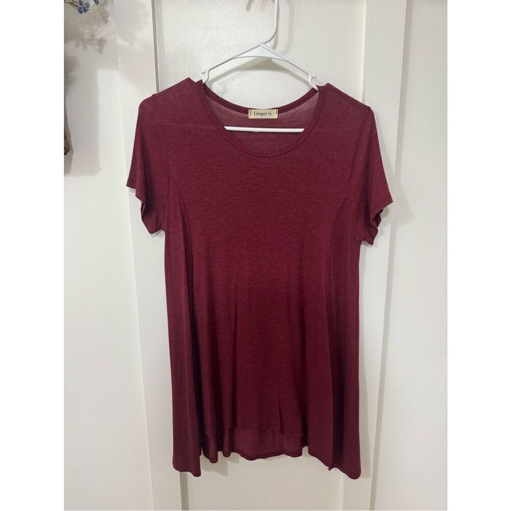 Ginger G Short Sleeve Scoop Neck Tee in Wine